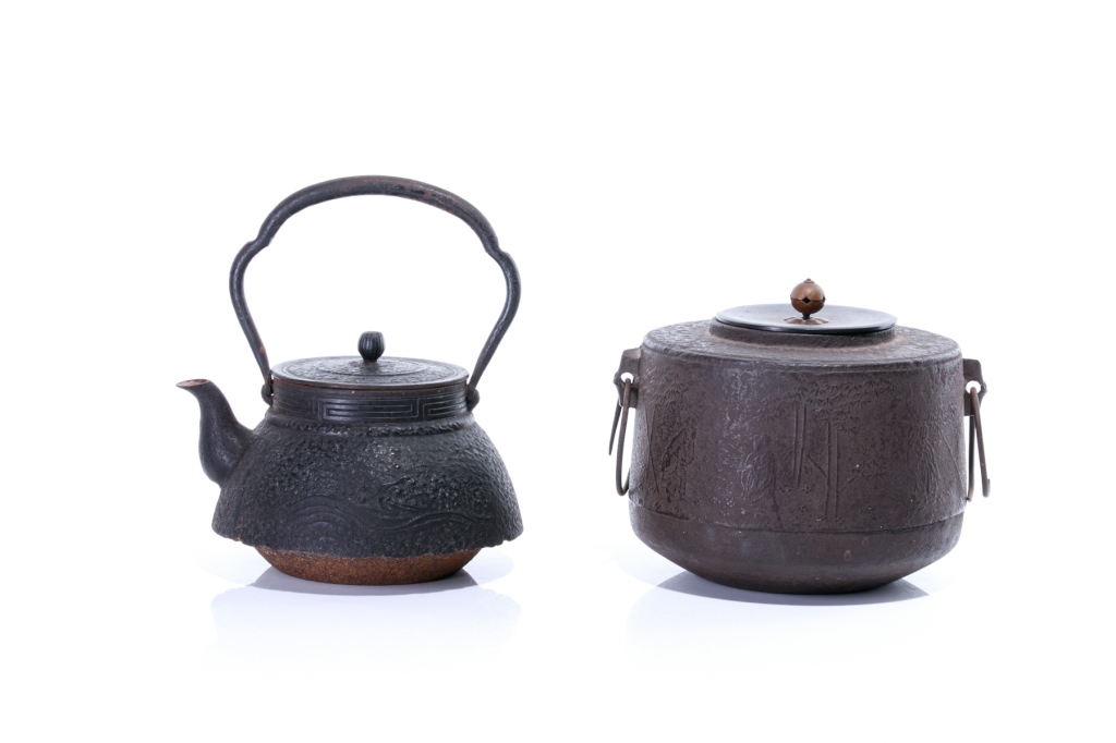 TWO JAPANESE CAST IRON TETSUBIN & KAMA KETTLES